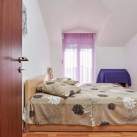 Apartament In With Terrace, Air Conditioning, Wifi, Washing Machine 4215-1 Trogir