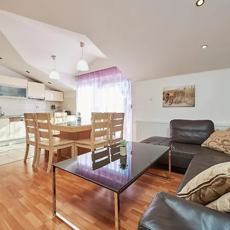 In With Terrace, Air Conditioning, Wifi, Washing Machine 4215-1 * Трогир