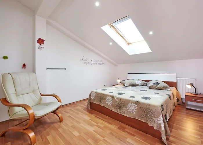 In With Terrace, Air Conditioning, Wifi, Washing Machine 4215-1 Trogir