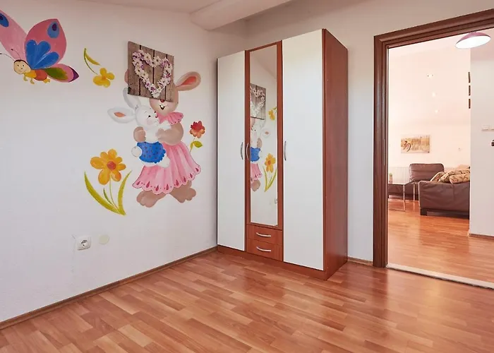 In With Terrace, Air Conditioning, Wifi, Washing Machine 4215-1 Trogir