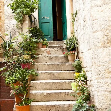 شقة In With Terrace, Air Conditioning, Wifi, Washing Machine 4215-1 *