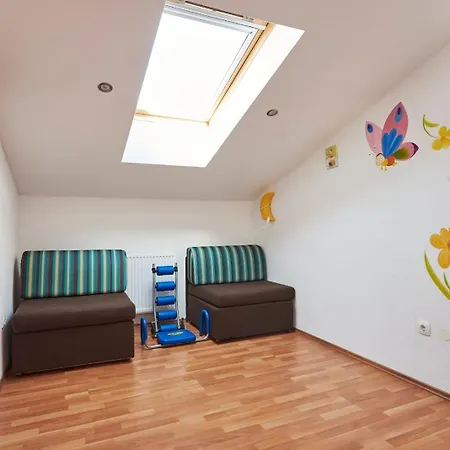 In With Terrace, Air Conditioning, Wifi, Washing Machine 4215-1 Apartman *