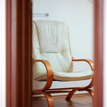 In With Terrace, Air Conditioning, Wifi, Washing Machine 4215-1 شقة تروغير