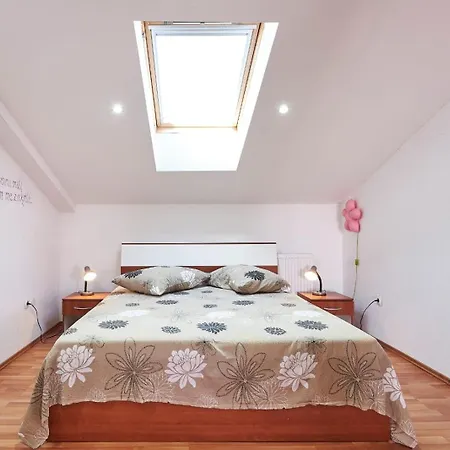 In With Terrace, Air Conditioning, Wifi, Washing Machine 4215-1 *