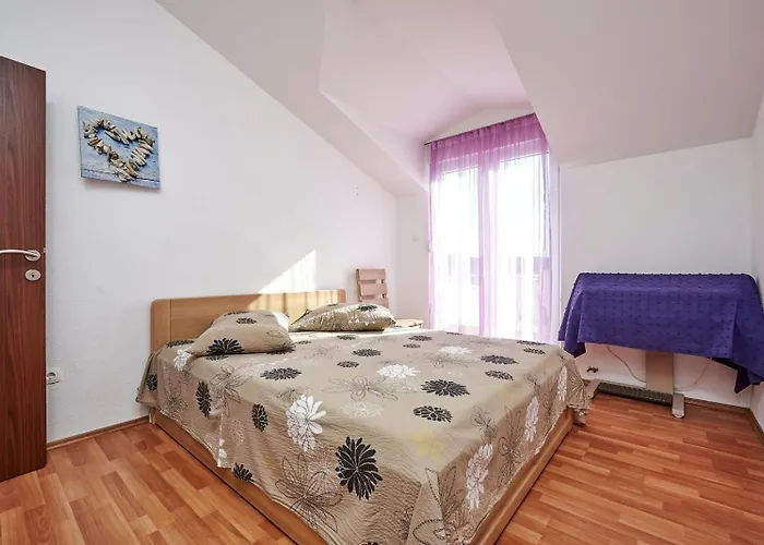 Appartement In With Terrace, Air Conditioning, Wifi, Washing Machine 4215-1
