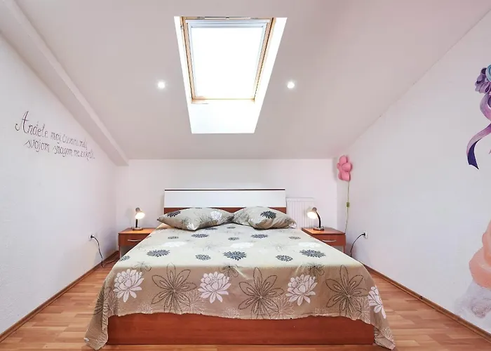 In With Terrace, Air Conditioning, Wifi, Washing Machine 4215-1 *