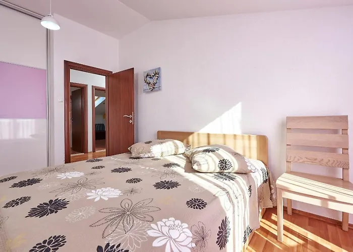 In With Terrace, Air Conditioning, Wifi, Washing Machine 4215-1 * Trogir