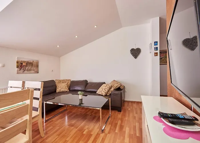 In With Terrace, Air Conditioning, Wifi, Washing Machine 4215-1 Trogir