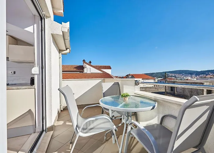 In With Terrace, Air Conditioning, Wifi, Washing Machine 4215-1 Appartement *